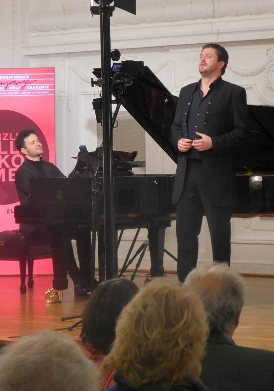 Samuel Hasselhorn (Bariton) und Ammiel Bushakevitz (Klavier) - Foto: IHWA