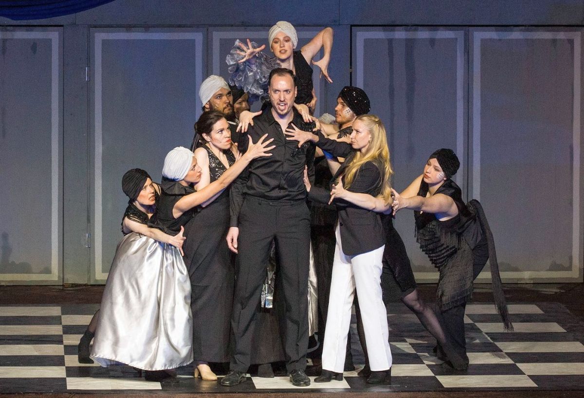 Mit professioneller Qualität: Das Theater unter den Kuppeln